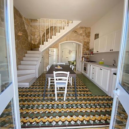Casa Vacanze Illiria A Roca Vecchia Vicinissima Al Mare Ngoại thất bức ảnh