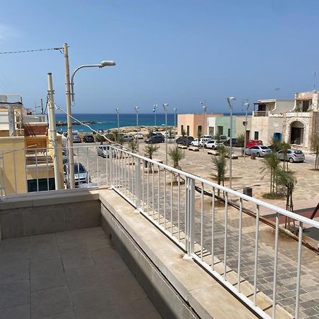 Casa Vacanze Illiria A Roca Vecchia Vicinissima Al Mare Ngoại thất bức ảnh