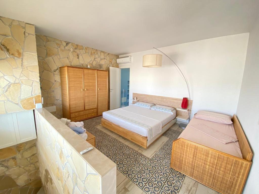 Casa Vacanze Illiria A Roca Vecchia Vicinissima Al Mare Ngoại thất bức ảnh