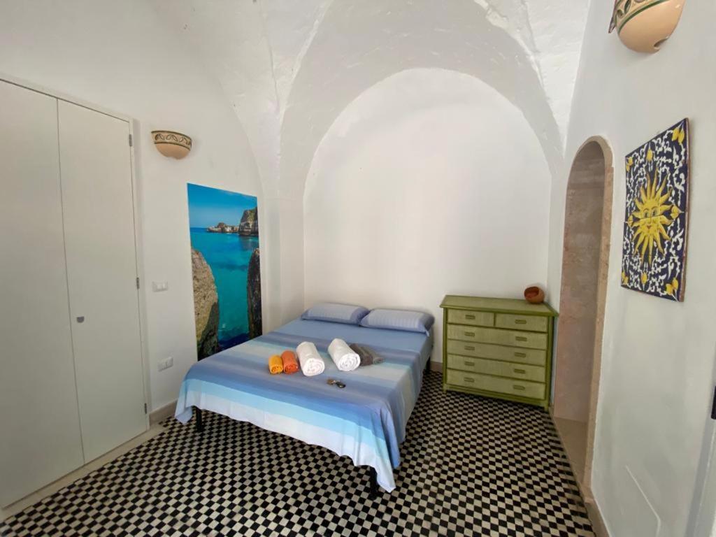 Casa Vacanze Illiria A Roca Vecchia Vicinissima Al Mare Ngoại thất bức ảnh
