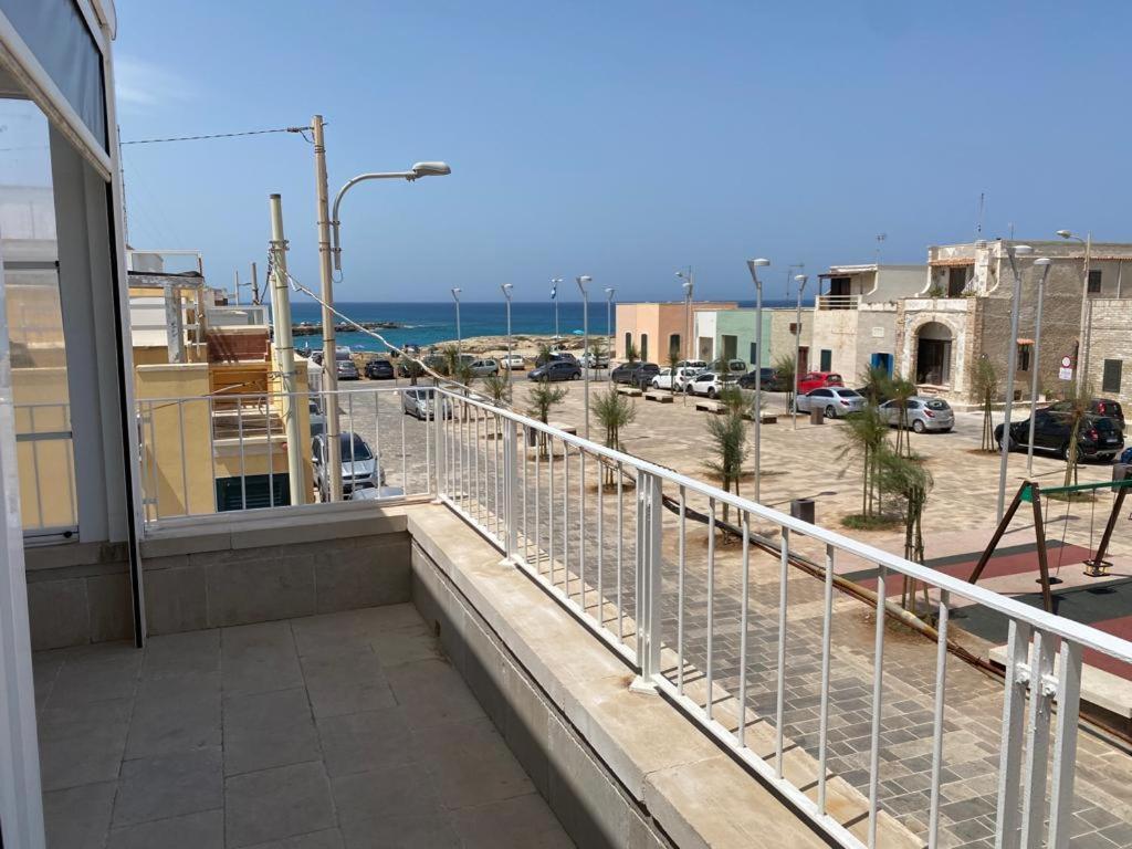 Casa Vacanze Illiria A Roca Vecchia Vicinissima Al Mare Ngoại thất bức ảnh